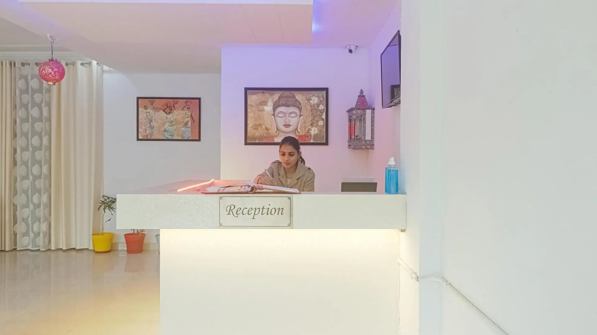 Collection O Majestic Inn Gurgaon 4*,  Índia