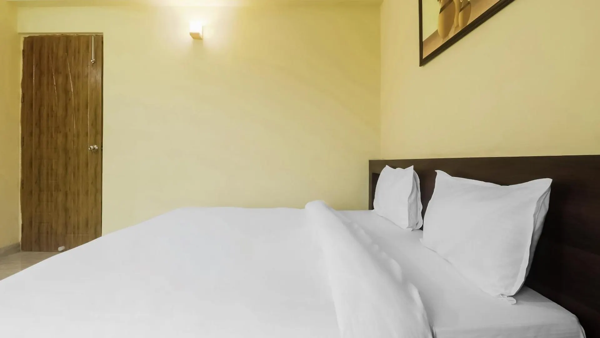 Hotel Collection O Majestic Inn Gurgaon