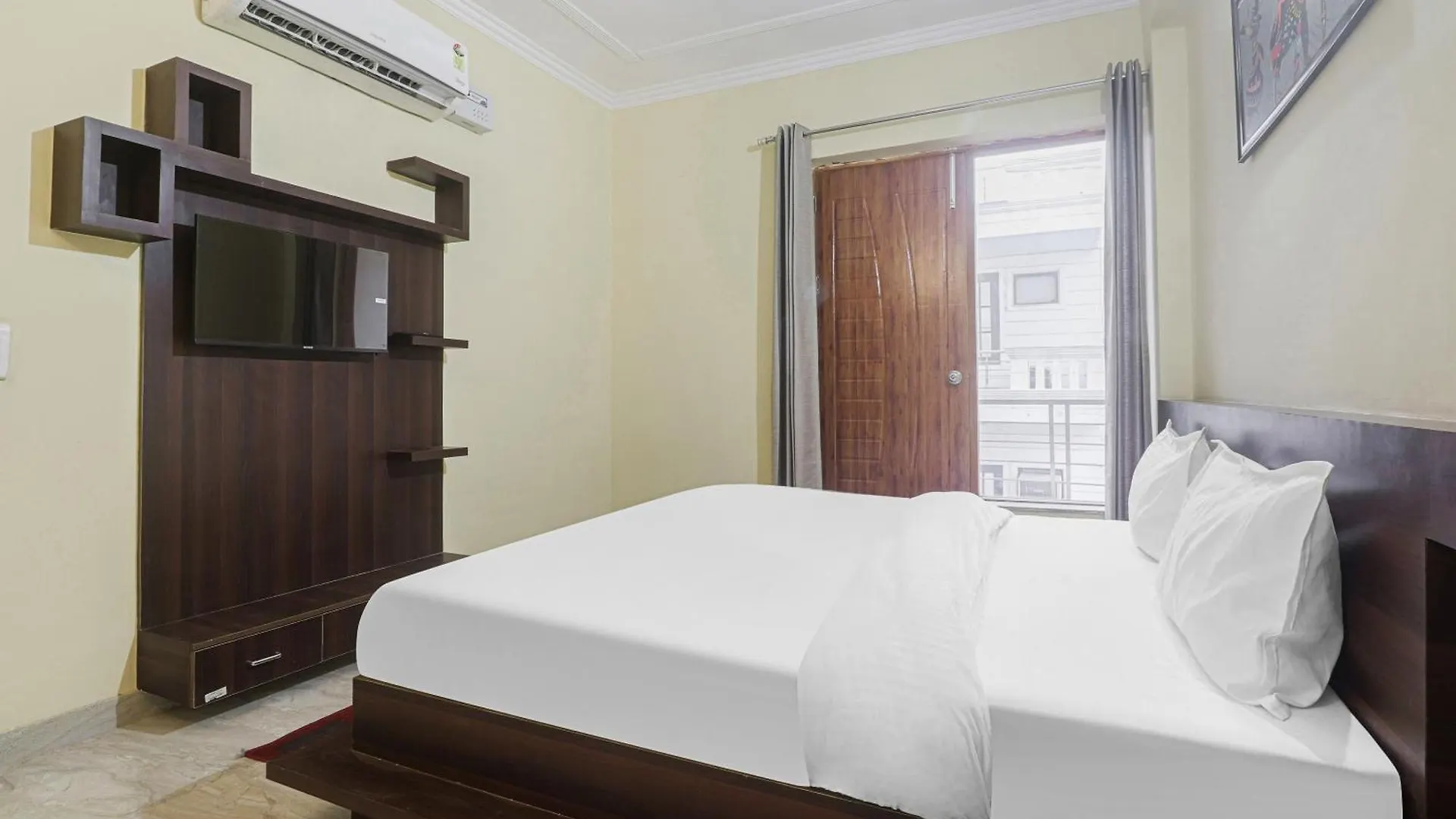 Hotel Collection O Majestic Inn Gurgaon