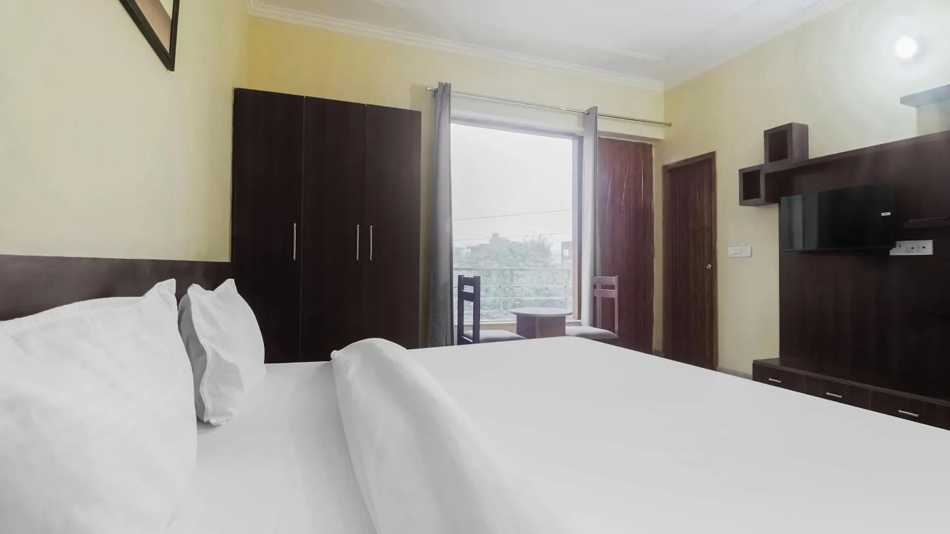 Hotel Collection O Majestic Inn Gurgaon